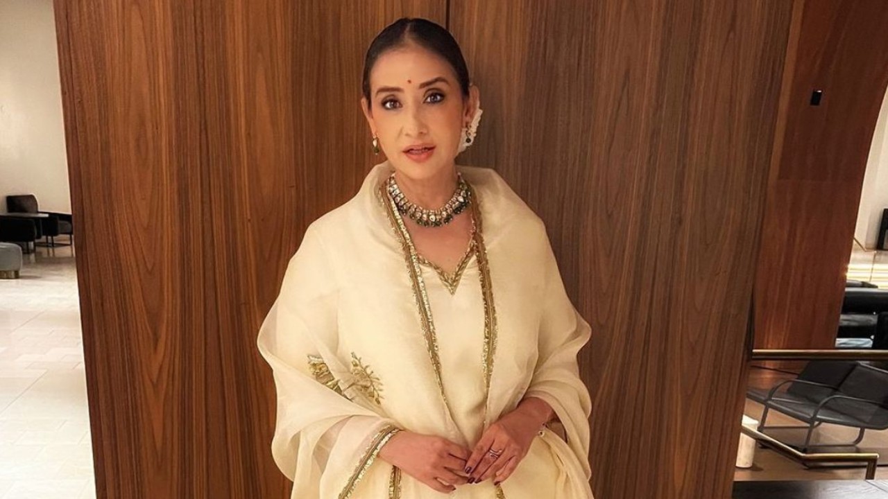 image source: https://www.pinkvilla.com/entertainment/news/manisha-koirala-reveals-vidhu-vinod-chopra-asked-her-to-look-beautiful-at-all-cost-for-1942-a-love-story-both-anil-kapoor-and-jackie-shroff-were-1357012