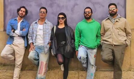 https://www.ottplay.com/news/housefull-5-akshay-kumar-drops-pic-with-jacqueline-fernandez-riteish-deshmukh-abhishek-bachchan-and-dino-morea-from-films-sets/d330068061547