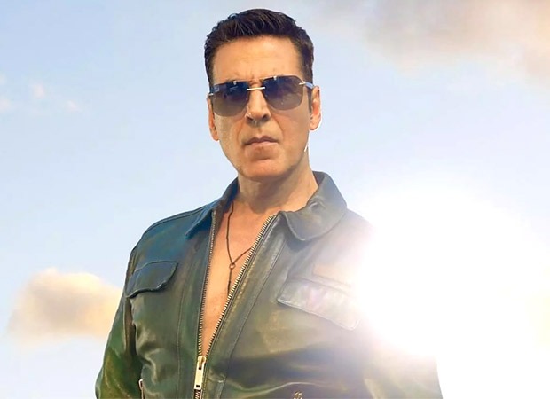 https://stat4.bollywoodhungama.in/wp-content/uploads/2025/12/Akshay-Kumar-wheel-of-fortune.jpeg
