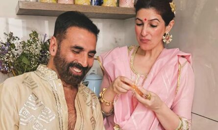 https://stat5.bollywoodhungama.in/wp-content/uploads/2025/12/Akshay-Kumar-Birthday-Note-For-Twinkle-Khanna.jpg