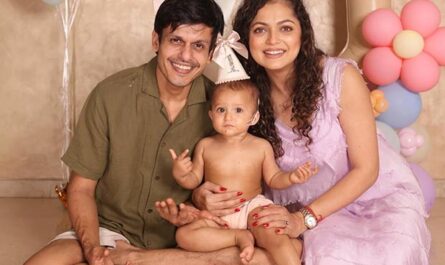 https://stat5.bollywoodhungama.in/wp-content/uploads/2026/01/Drashti-Dhami-reveals-daughter-Leelas-face-on-New-Year-2026-actress-620.jpg