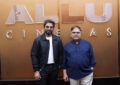 https://stat5.bollywoodhungama.in/wp-content/uploads/2026/01/Allu-Arjun-shares-emotional-birthday-wish-for-father-Allu-Aravind-620.jpg
