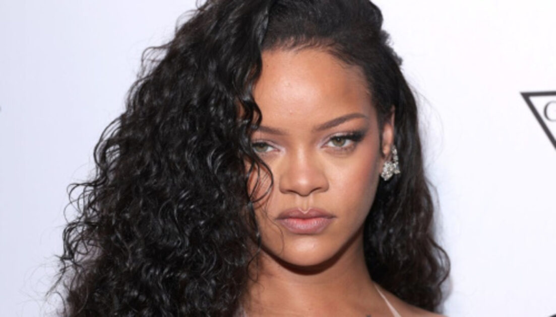 https://www.pinkvilla.com/pics/500x500/1211467338_rihanna-plastic-surgery-rumors-1_202502.jpg